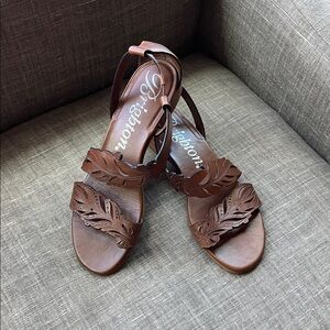 Brighton Brown Leather Leaf-Detail Slingback Sandals